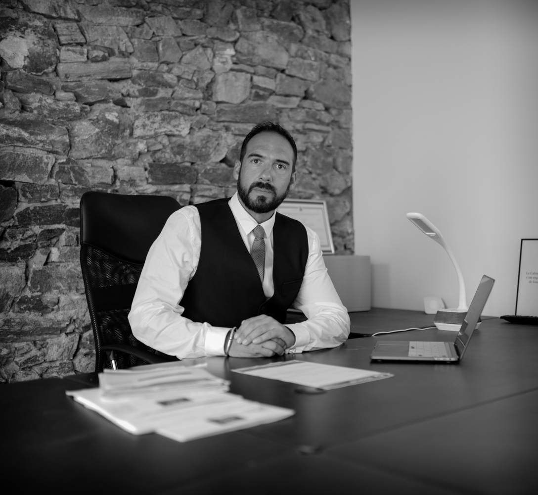 Tony Mercier dans son bureau